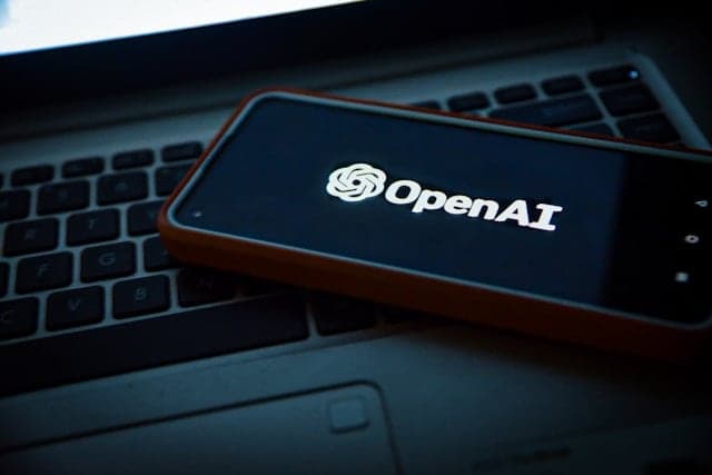 ChatGPT & AI στα Ξενοδοχεία: Ο Πρακτικός Οδηγός του Έλληνα Ξενοδόχου για το 2026